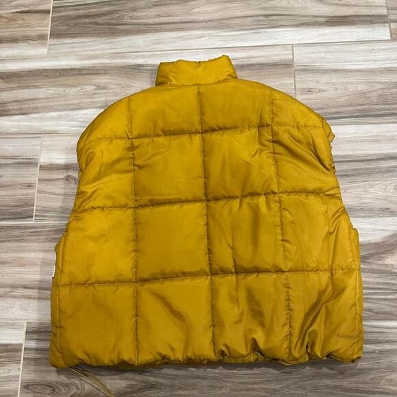 Nike Men's Yellow and Gold Gilet - Picture 2 of 7